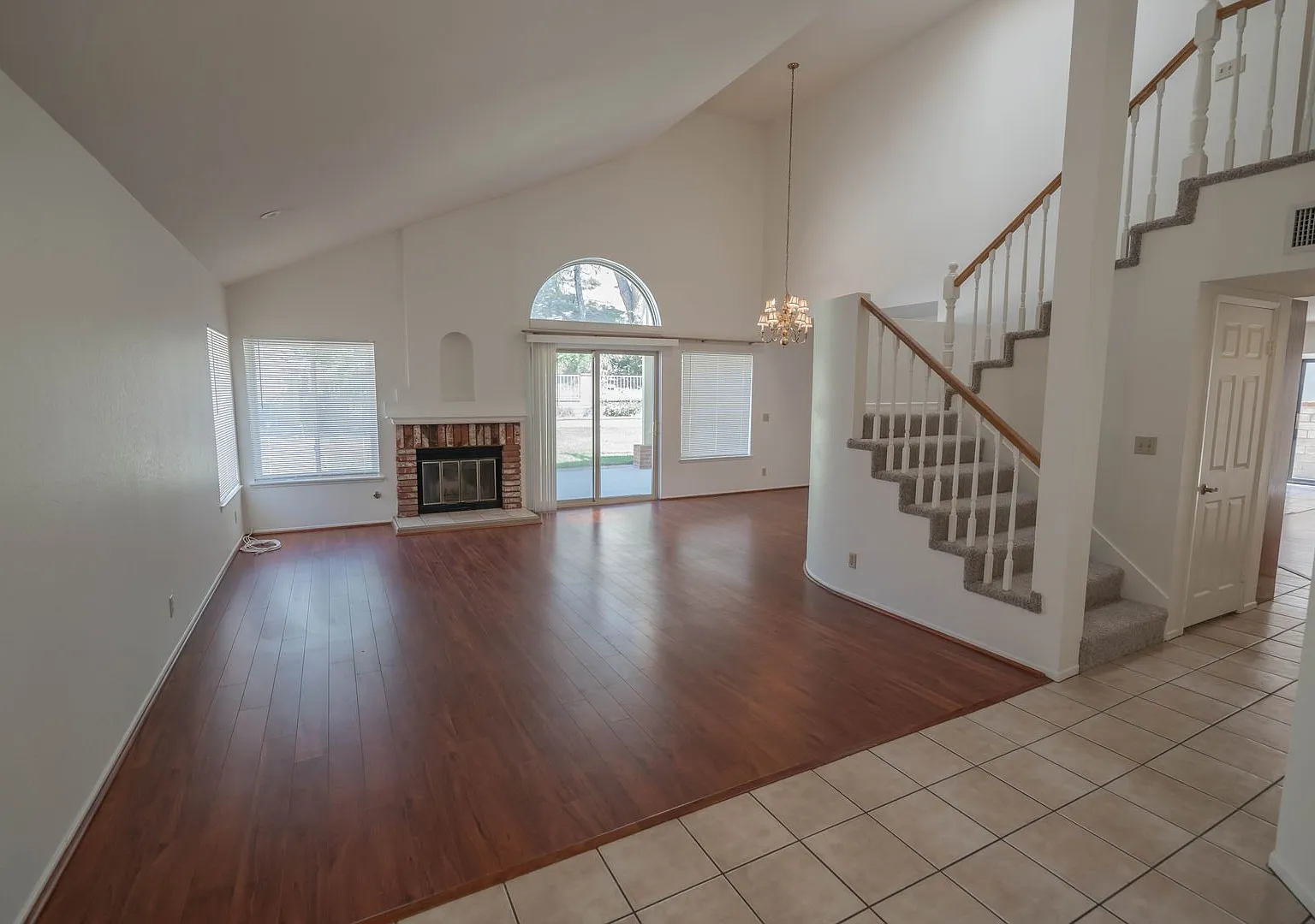 4 Bedroom Home for Rent in Stevenson Ranch! — Photo 2
