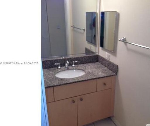 4th image of 2470 Centergate Dr