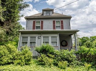 64 Hillcrest Rd, Watchung, NJ 07069