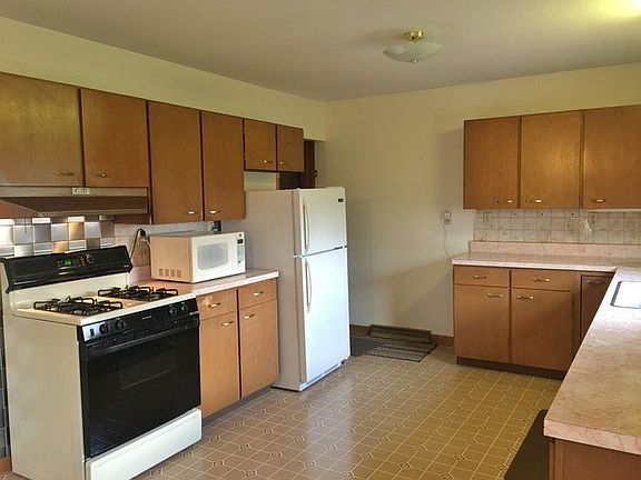 5th image of 311 N Pecatonica St