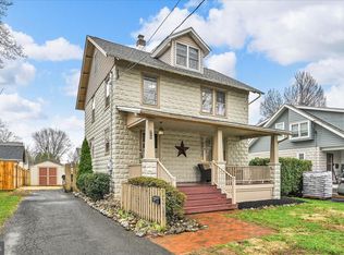 180 N Clinton St, Doylestown, PA 18901