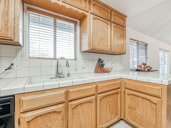 4th image of 29923 Horseshoe Dr