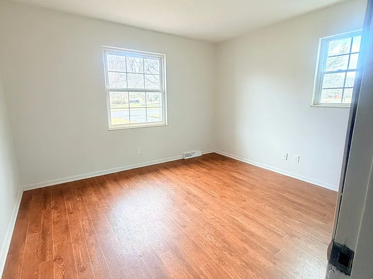 11622 S Williamsburg Dr — Photo 11