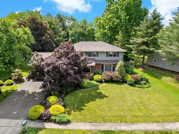 19 Upper Brook Dr, North Brunswick, NJ 08902