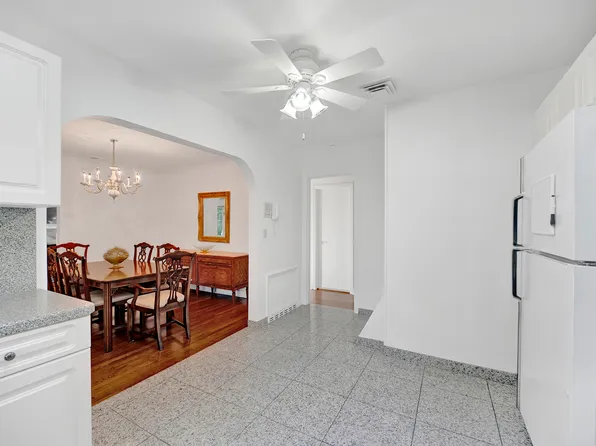 125 Bertha Place image 11 of 24