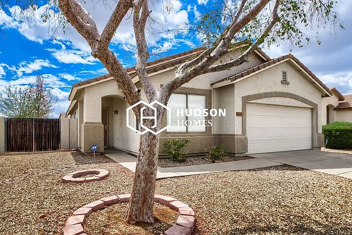 4 bed, 2.0 bath, 1760 sqft, $2,199 — Photo 4