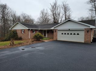 156 E Mohler Church Rd, Ephrata, PA 17522