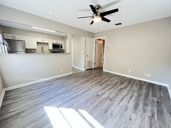 4th image of 5404 101st St APT 3