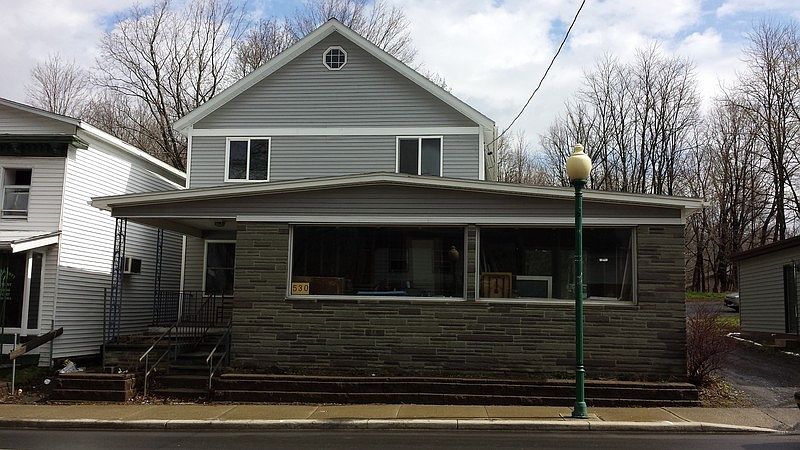 2nd image of 530 Main St