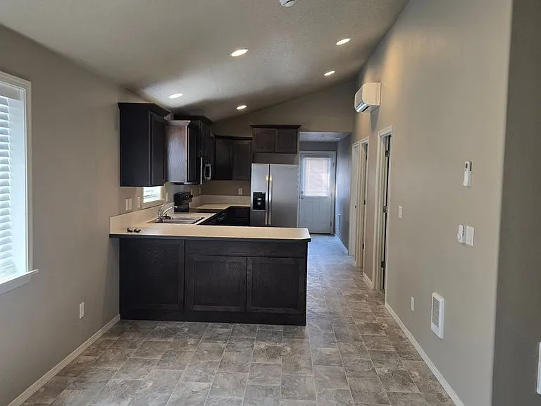 2340 SW Quartz Ave — Photo 4
