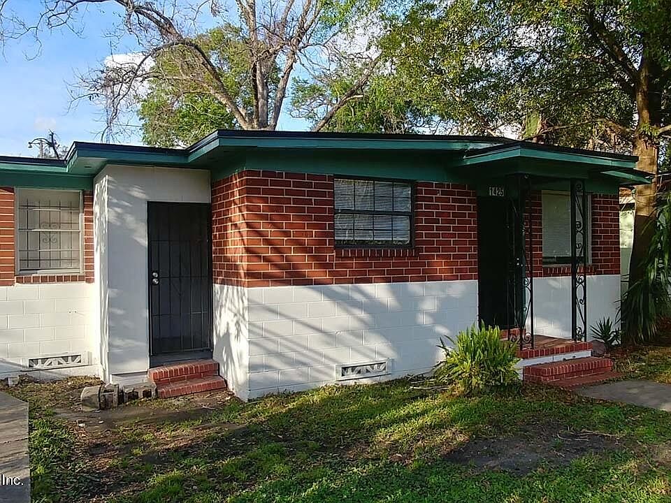 1st image of 1425 W 26TH Street