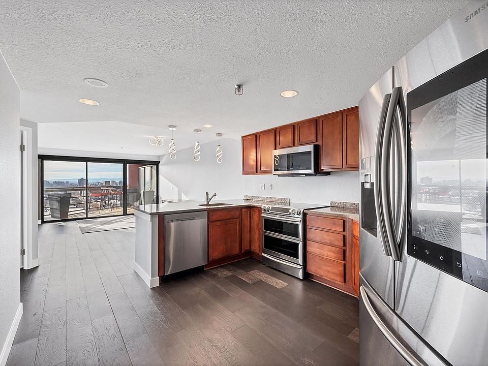 1st image of 100 Park Ave W APT 1506