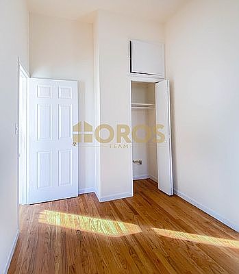 5th image of 283 E 7th St APT 5B