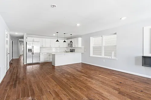 168 Johnson Ave #1 Photo 1