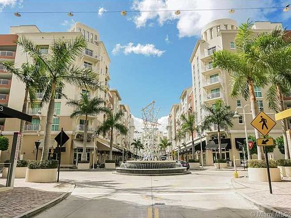 Downtown Dadeland Courtyard Level 2/2 for Sale
