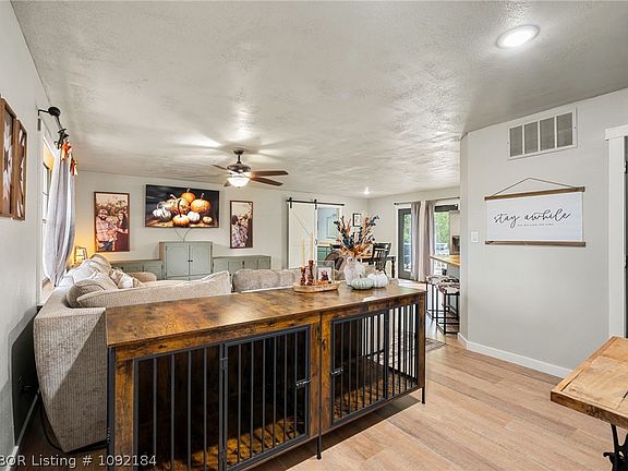 5th image of 715 Excelsior Rd