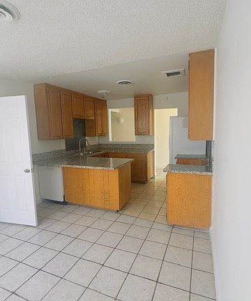4th image of 6229 Clarice Ave