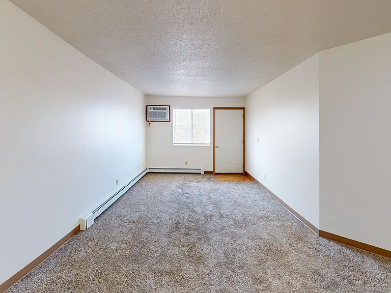 Dakota E & W Apartments — Photo 46