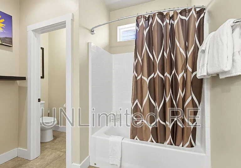 2907 W Presidio Dr — Photo 25