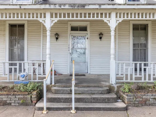 104 6th St, Glidden, TX 78943