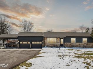 11282 E Coldwater Rd, Davison, MI 48423
