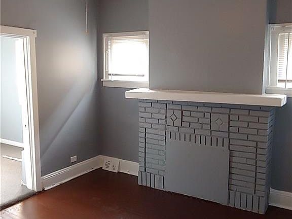 5th image of 616 E 117th St APT 2