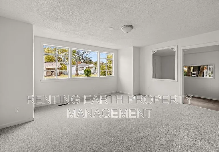 1893 Princeton Ct SW — Photo 4