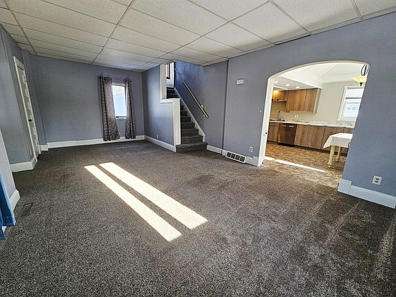 5th image of 251 2nd St