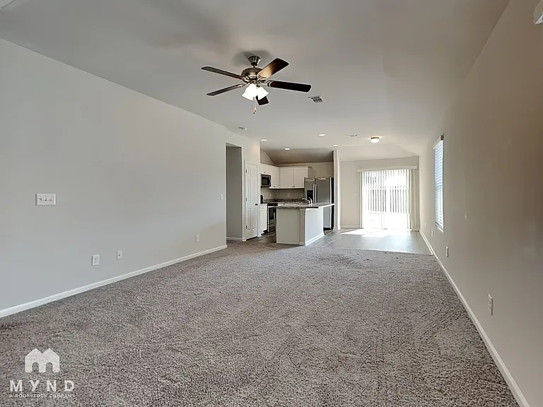 12384 Waterbury Dr — Photo 2