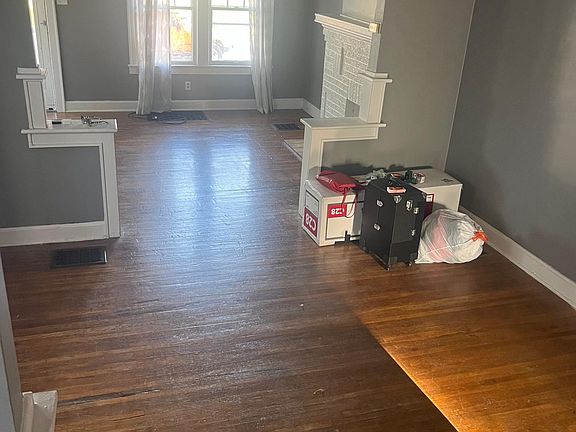 2nd image of 1424 Virginia Ave
