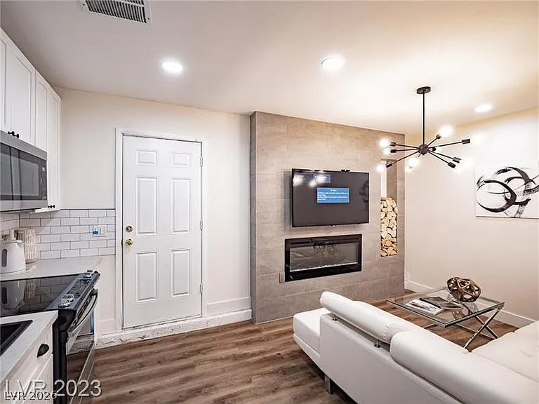 6488 Creston Ave — Photo 37