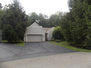 188 Hilltop Cir, Hawley, PA 18428