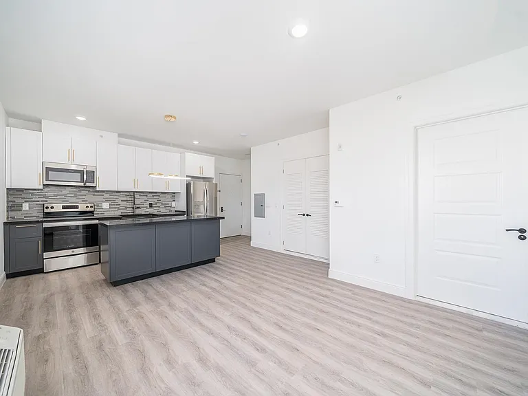 211 Baldwin Ave #507 — Photo 1