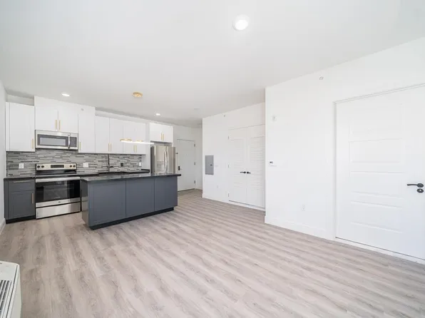 211 Baldwin Avenue image 1 of 35