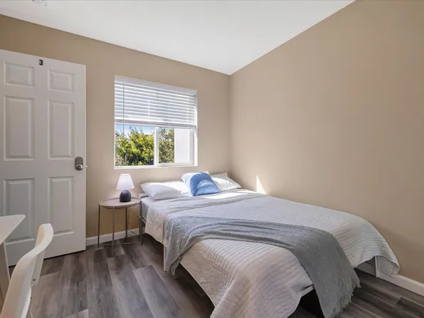 160 Harrison Ave #D, Redwood City, CA 94062