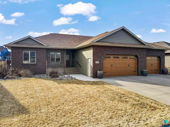 7801 W Chesapeake Ln, Sioux Falls, SD 57106