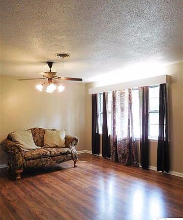 4th image of 1112 Fern St