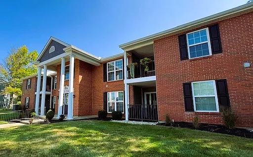 Harbour Club Apartments — Photo 12