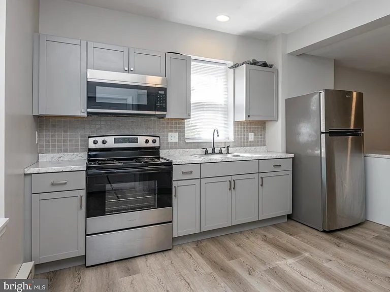419 Woodward St #4 — Photo 5