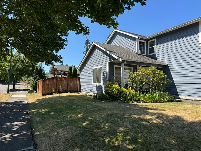 18325 SE 261st Ct — Photo 3