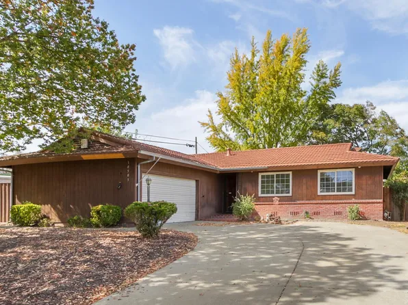 10505 Ambassador Dr, Rancho Cordova, CA 95670