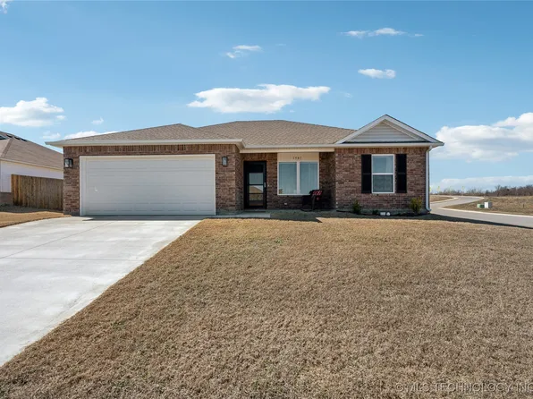 1901 S Amarillo Dr, Claremore, OK 74019