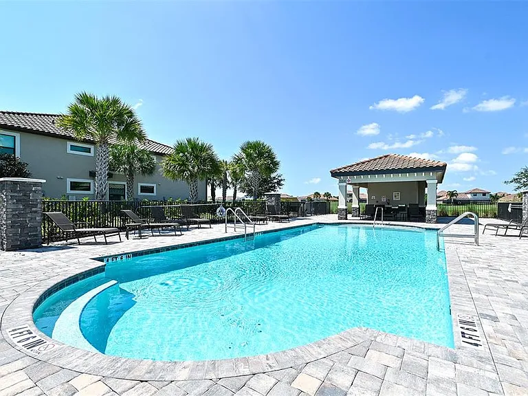 5567 Palmer Cir #104 — Photo 39
