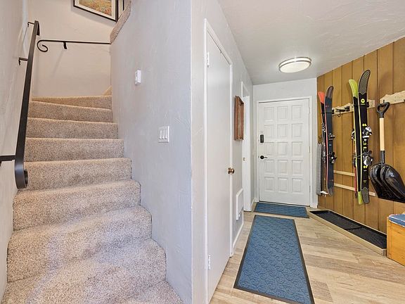 3rd image of 286 Old Mammoth Rd APT 37