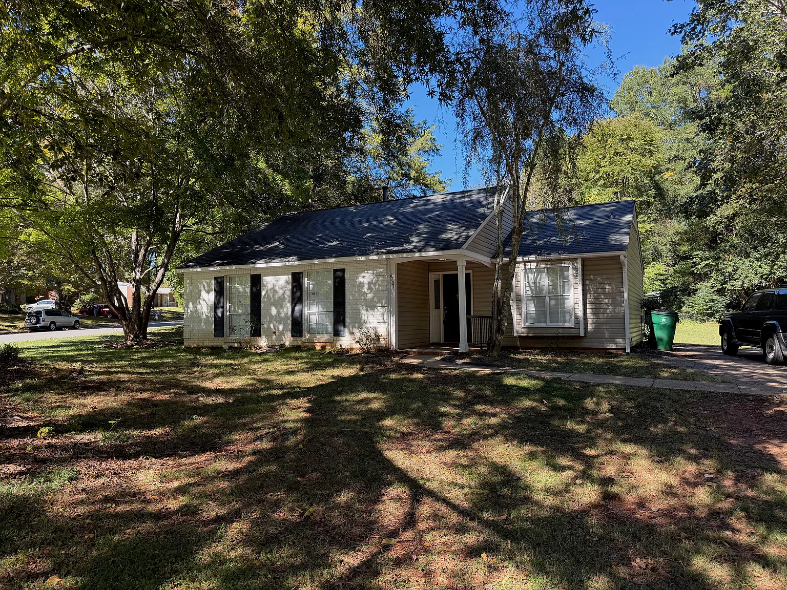 3 bed, 1191 sqft, $1,650 — Photo 1