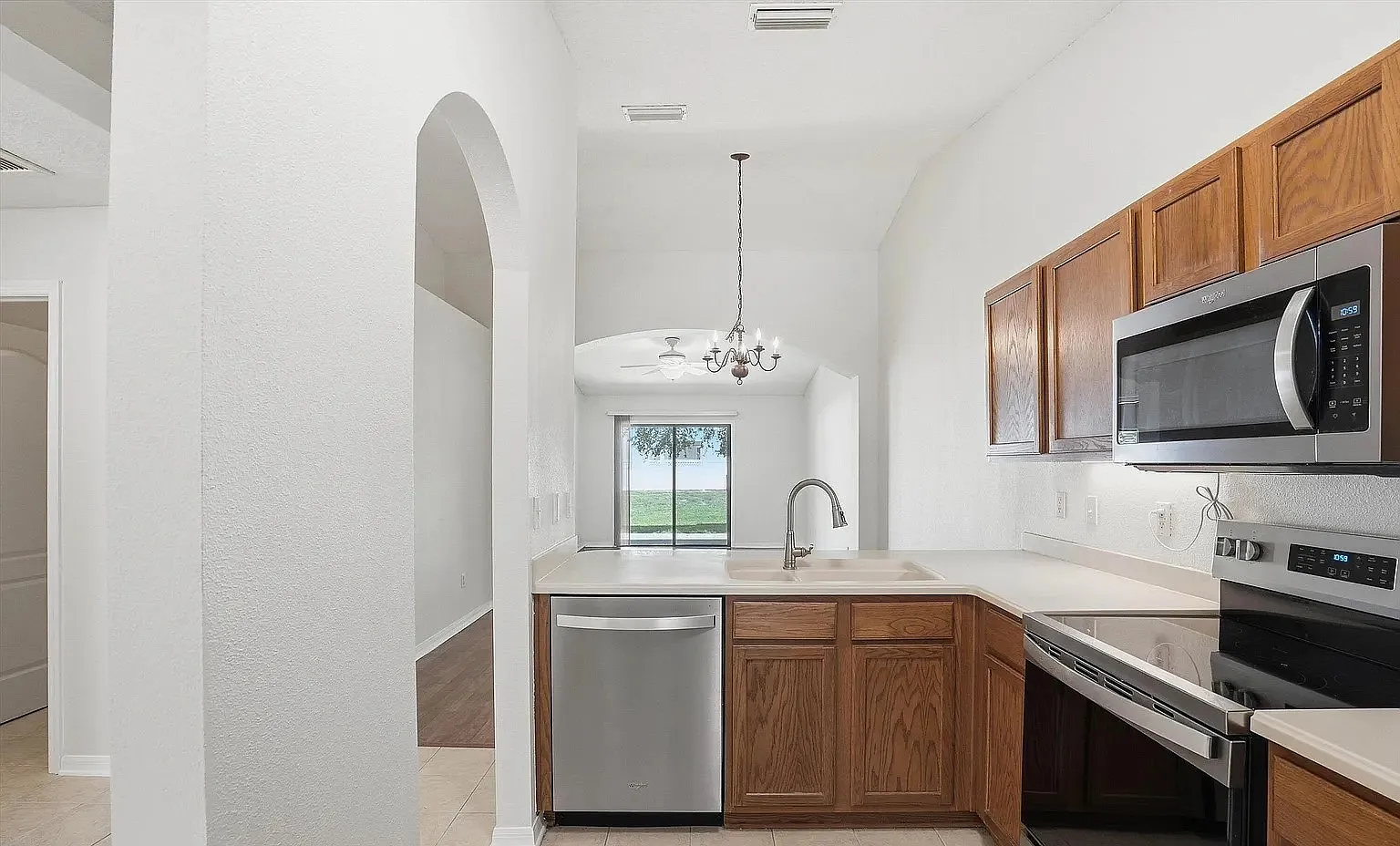 2 bed, 1008 sqft, $1,850 — Photo 4