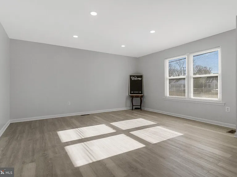 5004 Roanoke Pl — Photo 3