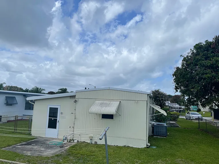 7036 SE Amendment St — Photo 8