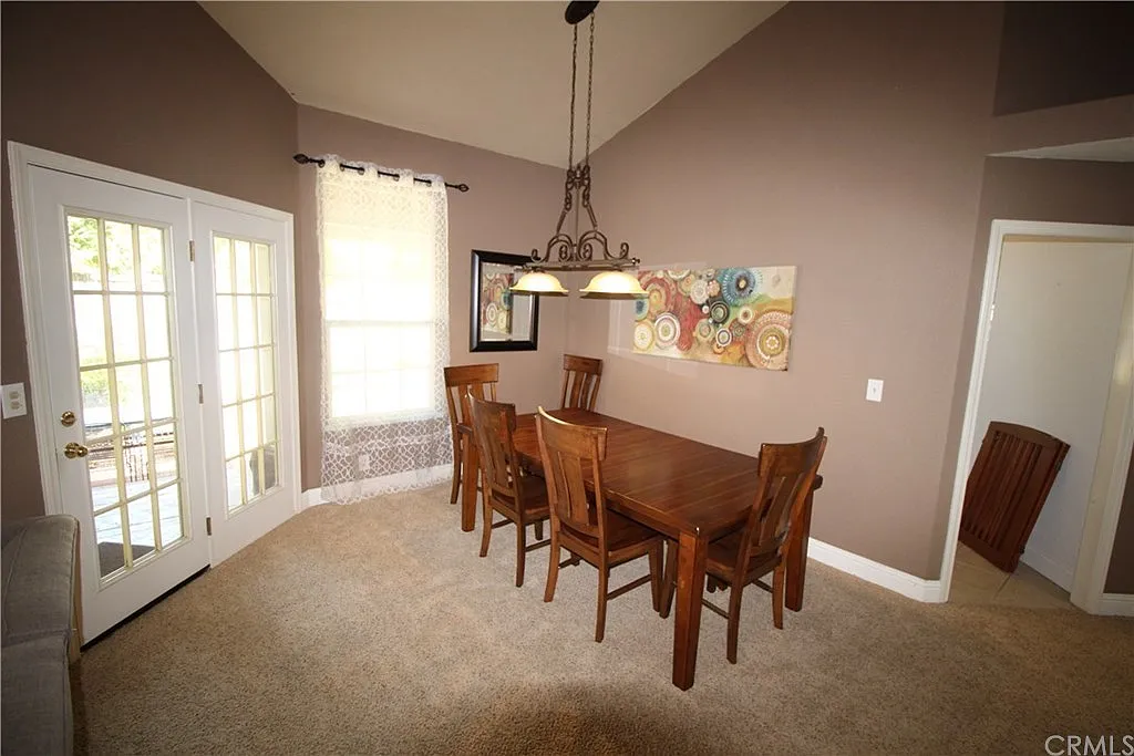 3 bed, 2.5 bath, 2081 sqft, $2,750 — Photo 2