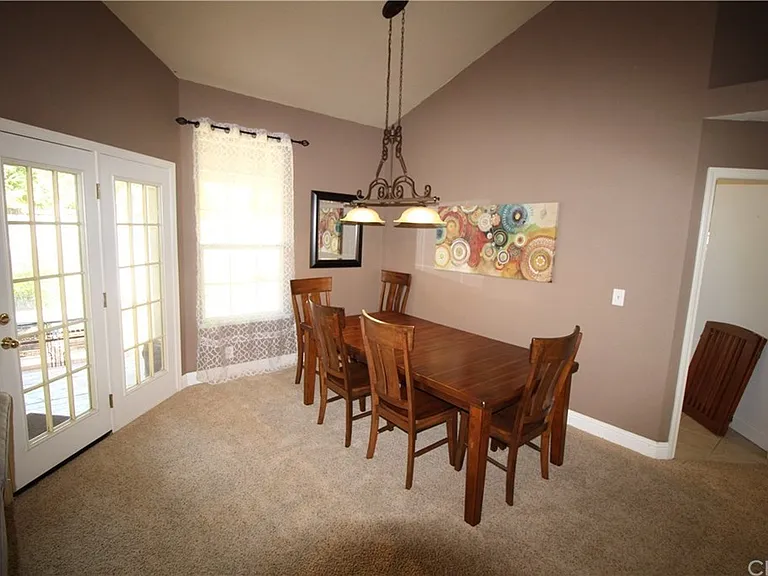 379 Brookside Dr — Photo 2